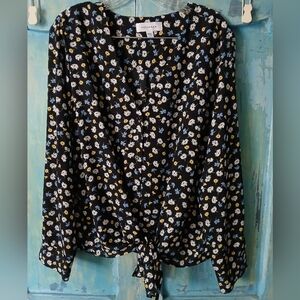 🤑 Black and White Floral Blouse Xxl